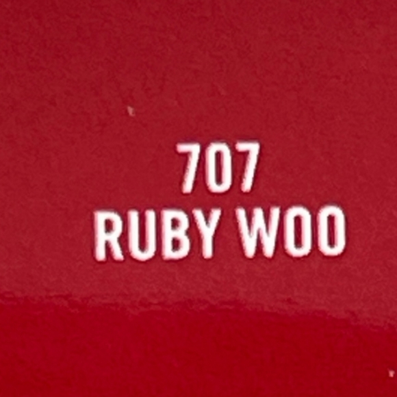 3/$30 NIB MAC Retro Matte Lipstick - Ruby Woo - Picture 8 of 8